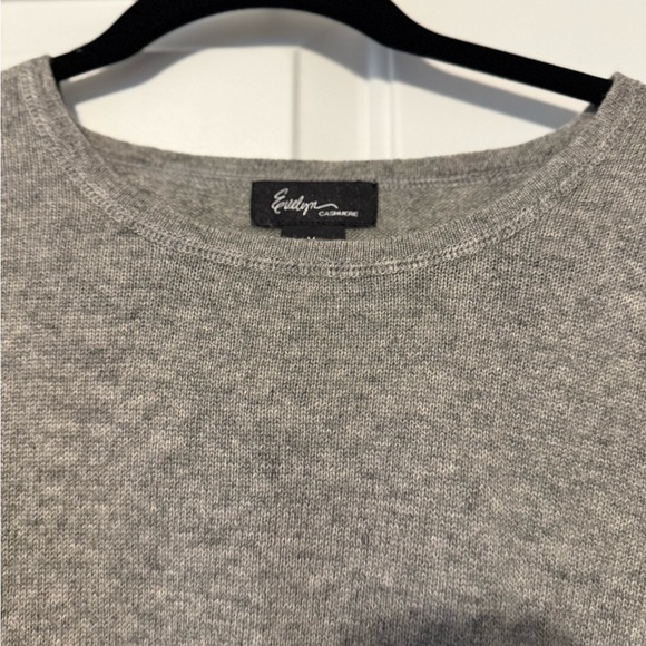 Gray Short Sleeve 100% Cashmere Top - Picture 2 of 4